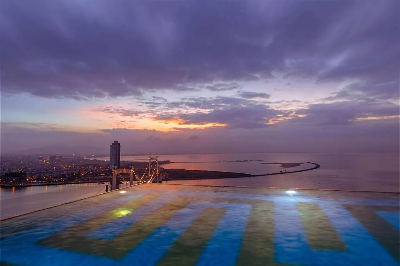 Danang Apartment With Sea View - Balcony 0*, 岘港